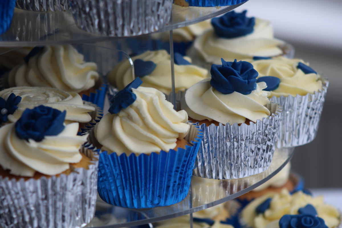 CELEBRATE EVERY MOMENT WITH OUR CAKES.